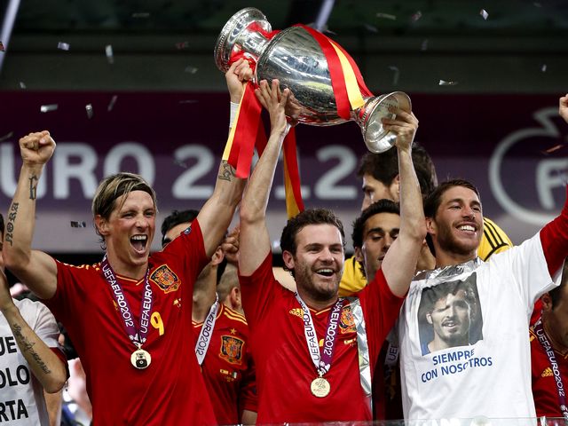 Euro 2012 Final Fernando Torres, Juan Mata and Sergio Ramos with Trophy - Fernando Torres, Juan Mata and Sergio Ramos from Spain's National team with the trophy after the Euro 2012 soccer championship final between Spain and Italy in Kiev, Ukraine (July 1, 2012). Spain won the match with score 4-0 and became the first European team in history with a hat-trick of titles after winning Euro 2008 and the World Cup 2010 - , Euro, 2012, final, finals, Fernando, Torres, Juan, Mata, Sergio, Ramos, trophy, trophies, sport, sports, tournament, tournaments, football, footballs, Spain, National, team, teams, soccer, championship, championships, Italy, Kiev, Ukraine, July, 2012, match, matches, score, scores, European, team, teams, history, histories, hat-trick, titles, title, 2008, World, Cup, 2010 - Fernando Torres, Juan Mata and Sergio Ramos from Spain's National team with the trophy after the Euro 2012 soccer championship final between Spain and Italy in Kiev, Ukraine (July 1, 2012). Spain won the match with score 4-0 and became the first European team in history with a hat-trick of titles after winning Euro 2008 and the World Cup 2010 Подреждайте безплатни онлайн Euro 2012 Final Fernando Torres, Juan Mata and Sergio Ramos with Trophy пъзел игри или изпратете Euro 2012 Final Fernando Torres, Juan Mata and Sergio Ramos with Trophy пъзел игра поздравителна картичка  от puzzles-games.eu.. Euro 2012 Final Fernando Torres, Juan Mata and Sergio Ramos with Trophy пъзел, пъзели, пъзели игри, puzzles-games.eu, пъзел игри, online пъзел игри, free пъзел игри, free online пъзел игри, Euro 2012 Final Fernando Torres, Juan Mata and Sergio Ramos with Trophy free пъзел игра, Euro 2012 Final Fernando Torres, Juan Mata and Sergio Ramos with Trophy online пъзел игра, jigsaw puzzles, Euro 2012 Final Fernando Torres, Juan Mata and Sergio Ramos with Trophy jigsaw puzzle, jigsaw puzzle games, jigsaw puzzles games, Euro 2012 Final Fernando Torres, Juan Mata and Sergio Ramos with Trophy пъзел игра картичка, пъзели игри картички, Euro 2012 Final Fernando Torres, Juan Mata and Sergio Ramos with Trophy пъзел игра поздравителна картичка