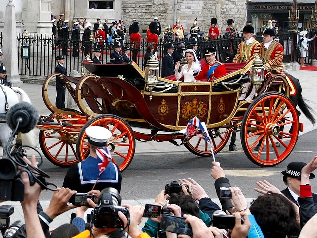 Royal Wedding England Prince William and Catherine Duchess of Cambridge in 1902 State Landau leaving Westminster Abbey London - Prince William, Duke of Cambridge and his wife Catherine, Duchess of Cambridge, are leaving Westminster Abbey in the royal carriage 1902 State Landau, on the way to Buckingham Palace, after ceremony of the their wedding, on April 29, 2011 in London, England. - , Royal, wedding, weddings, England, prince, princes, William, Catherine, duchess, duchesses, Cambridge, 1902, State, Landau, Westminster, abbey, abbeys, London, show, shows, celebrities, celebrity, ceremony, ceremonies, event, events, entertainment, entertainments, place, places, travel, travels, tour, tours, duke, dukes, wife, wifes, carriage, carriages, way, ways, Buckingham, palace, palaces, April, 2011 - Prince William, Duke of Cambridge and his wife Catherine, Duchess of Cambridge, are leaving Westminster Abbey in the royal carriage 1902 State Landau, on the way to Buckingham Palace, after ceremony of the their wedding, on April 29, 2011 in London, England. Resuelve rompecabezas en línea gratis Royal Wedding England Prince William and Catherine Duchess of Cambridge in 1902 State Landau leaving Westminster Abbey London juegos puzzle o enviar Royal Wedding England Prince William and Catherine Duchess of Cambridge in 1902 State Landau leaving Westminster Abbey London juego de puzzle tarjetas electrónicas de felicitación  de puzzles-games.eu.. Royal Wedding England Prince William and Catherine Duchess of Cambridge in 1902 State Landau leaving Westminster Abbey London puzzle, puzzles, rompecabezas juegos, puzzles-games.eu, juegos de puzzle, juegos en línea del rompecabezas, juegos gratis puzzle, juegos en línea gratis rompecabezas, Royal Wedding England Prince William and Catherine Duchess of Cambridge in 1902 State Landau leaving Westminster Abbey London juego de puzzle gratuito, Royal Wedding England Prince William and Catherine Duchess of Cambridge in 1902 State Landau leaving Westminster Abbey London juego de rompecabezas en línea, jigsaw puzzles, Royal Wedding England Prince William and Catherine Duchess of Cambridge in 1902 State Landau leaving Westminster Abbey London jigsaw puzzle, jigsaw puzzle games, jigsaw puzzles games, Royal Wedding England Prince William and Catherine Duchess of Cambridge in 1902 State Landau leaving Westminster Abbey London rompecabezas de juego tarjeta electrónica, juegos de puzzles tarjetas electrónicas, Royal Wedding England Prince William and Catherine Duchess of Cambridge in 1902 State Landau leaving Westminster Abbey London puzzle tarjeta electrónica de felicitación