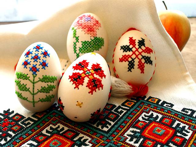 Easter Eggs Embroidered by Inna Forostyuk Luhansk Ukraine - Beautiful decoration for Easter with embroidered eggs, an artwork by Inna Forostyuk, a folk master from Luhansk, a region in Ukraine. - , Easter, eggs, egg, embroidered, Inna, Forostyuk, Luhansk, Ukraine, holiday, holidays, art, arts, places, place, travel, travels, tour, tours, trip, trips, feast, feasts, celebration, celebrations, nature, natures, season, seasons, beautiful, decoration, decorations, artwork, artworks, folk, master, masters, region, regions - Beautiful decoration for Easter with embroidered eggs, an artwork by Inna Forostyuk, a folk master from Luhansk, a region in Ukraine. Lösen Sie kostenlose Easter Eggs Embroidered by Inna Forostyuk Luhansk Ukraine Online Puzzle Spiele oder senden Sie Easter Eggs Embroidered by Inna Forostyuk Luhansk Ukraine Puzzle Spiel Gruß ecards  from puzzles-games.eu.. Easter Eggs Embroidered by Inna Forostyuk Luhansk Ukraine puzzle, Rätsel, puzzles, Puzzle Spiele, puzzles-games.eu, puzzle games, Online Puzzle Spiele, kostenlose Puzzle Spiele, kostenlose Online Puzzle Spiele, Easter Eggs Embroidered by Inna Forostyuk Luhansk Ukraine kostenlose Puzzle Spiel, Easter Eggs Embroidered by Inna Forostyuk Luhansk Ukraine Online Puzzle Spiel, jigsaw puzzles, Easter Eggs Embroidered by Inna Forostyuk Luhansk Ukraine jigsaw puzzle, jigsaw puzzle games, jigsaw puzzles games, Easter Eggs Embroidered by Inna Forostyuk Luhansk Ukraine Puzzle Spiel ecard, Puzzles Spiele ecards, Easter Eggs Embroidered by Inna Forostyuk Luhansk Ukraine Puzzle Spiel Gruß ecards