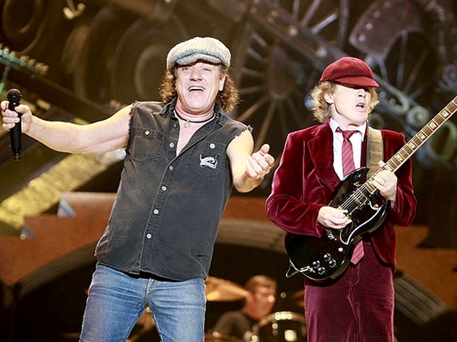 AC-DC in Toronto - Brian Johnson and Angus Young during the 'Black Ice' North American Tour of AC-DC at 'Rogers Centre' in Toronto, Canada (November 7th, 2008). - , AC-DC, Toronto, music, musics, Brian, Johnson, Angus, Young, Black, Ice, North, American, tour, tours, Rogers, Centre, Canada - Brian Johnson and Angus Young during the 'Black Ice' North American Tour of AC-DC at 'Rogers Centre' in Toronto, Canada (November 7th, 2008). Подреждайте безплатни онлайн AC-DC in Toronto пъзел игри или изпратете AC-DC in Toronto пъзел игра поздравителна картичка  от puzzles-games.eu.. AC-DC in Toronto пъзел, пъзели, пъзели игри, puzzles-games.eu, пъзел игри, online пъзел игри, free пъзел игри, free online пъзел игри, AC-DC in Toronto free пъзел игра, AC-DC in Toronto online пъзел игра, jigsaw puzzles, AC-DC in Toronto jigsaw puzzle, jigsaw puzzle games, jigsaw puzzles games, AC-DC in Toronto пъзел игра картичка, пъзели игри картички, AC-DC in Toronto пъзел игра поздравителна картичка
