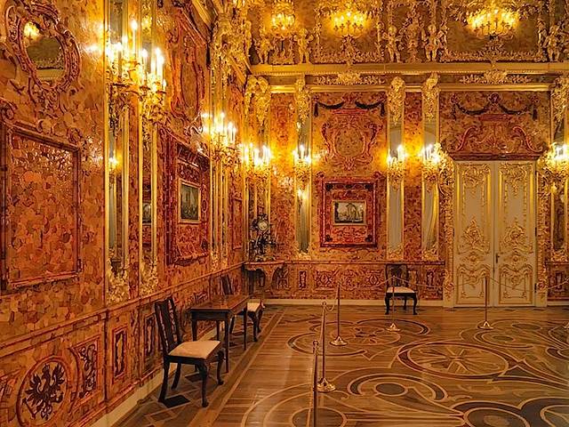 Amber Room in Catherine Palace St.Petersburg puzzle game 