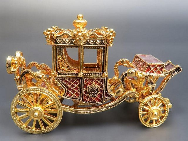 Carriage from Imperial Coronation Egg by Faberge пазл игру 