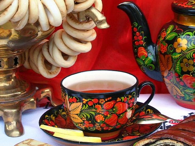 Russian Tea Set in Khokhloma Style пъзел игра 