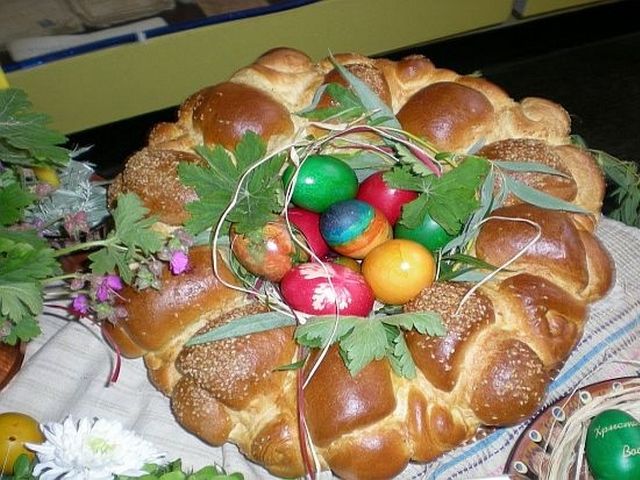 Easter Bread Bulgarian Kozunak - Festive table, decorated with Bulgarian Kozunak, dyed eggs and geranium. Kozunak is a traditional sweet bread for Easter in Bulgaria, made of white flour, yeast, milk, eggs, sugar, butter, vegetable oil, lemon zest, vanilla, ground coffee, raisins and almonds. Kozunak symbolises the body of Christ and usually two loaves are made, one is for the family and the other is left at the Church. - , Easter, bread, breads, Bulgarian, Kozunak, food, foods, holiday, holidays, festive, table, tables, dyed, eggs, egg, geranium, traditional, sweet, Bulgaria, white, flour, yeast, milk, sugar, butter, vegetable, oil, lemon, zest, vanilla, ground, coffee, raisins, almonds, body, Christ, loaves, loaf, family, families, church, churches - Festive table, decorated with Bulgarian Kozunak, dyed eggs and geranium. Kozunak is a traditional sweet bread for Easter in Bulgaria, made of white flour, yeast, milk, eggs, sugar, butter, vegetable oil, lemon zest, vanilla, ground coffee, raisins and almonds. Kozunak symbolises the body of Christ and usually two loaves are made, one is for the family and the other is left at the Church. Подреждайте безплатни онлайн Easter Bread Bulgarian Kozunak пъзел игри или изпратете Easter Bread Bulgarian Kozunak пъзел игра поздравителна картичка  от puzzles-games.eu.. Easter Bread Bulgarian Kozunak пъзел, пъзели, пъзели игри, puzzles-games.eu, пъзел игри, online пъзел игри, free пъзел игри, free online пъзел игри, Easter Bread Bulgarian Kozunak free пъзел игра, Easter Bread Bulgarian Kozunak online пъзел игра, jigsaw puzzles, Easter Bread Bulgarian Kozunak jigsaw puzzle, jigsaw puzzle games, jigsaw puzzles games, Easter Bread Bulgarian Kozunak пъзел игра картичка, пъзели игри картички, Easter Bread Bulgarian Kozunak пъзел игра поздравителна картичка