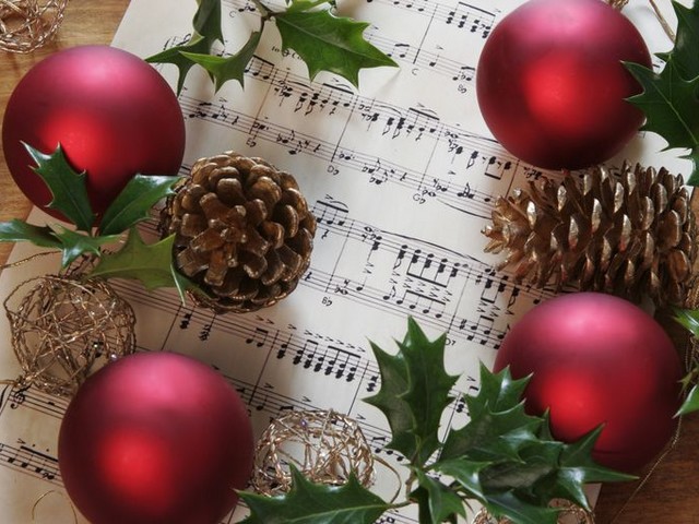 Christmas Music Wallpaper - This wallpaper, decorated with Christmas sheet music, red glass balls and gold-plated fir-cones, brings Christmas cheer and the holiday spirit. - , Christmas, music, musics, wallpaper, wallpapers, holidays, holiday, sheet, sheets, glass, balls, ball, gold, fir, cones, cone, cheer, spirit - This wallpaper, decorated with Christmas sheet music, red glass balls and gold-plated fir-cones, brings Christmas cheer and the holiday spirit. Решайте бесплатные онлайн Christmas Music Wallpaper пазлы игры или отправьте Christmas Music Wallpaper пазл игру приветственную открытку  из puzzles-games.eu.. Christmas Music Wallpaper пазл, пазлы, пазлы игры, puzzles-games.eu, пазл игры, онлайн пазл игры, игры пазлы бесплатно, бесплатно онлайн пазл игры, Christmas Music Wallpaper бесплатно пазл игра, Christmas Music Wallpaper онлайн пазл игра , jigsaw puzzles, Christmas Music Wallpaper jigsaw puzzle, jigsaw puzzle games, jigsaw puzzles games, Christmas Music Wallpaper пазл игра открытка, пазлы игры открытки, Christmas Music Wallpaper пазл игра приветственная открытка