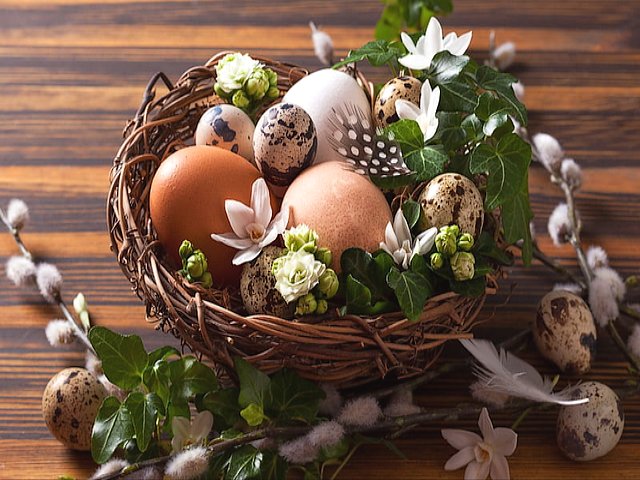 Easter Table Decoration puzzle game 